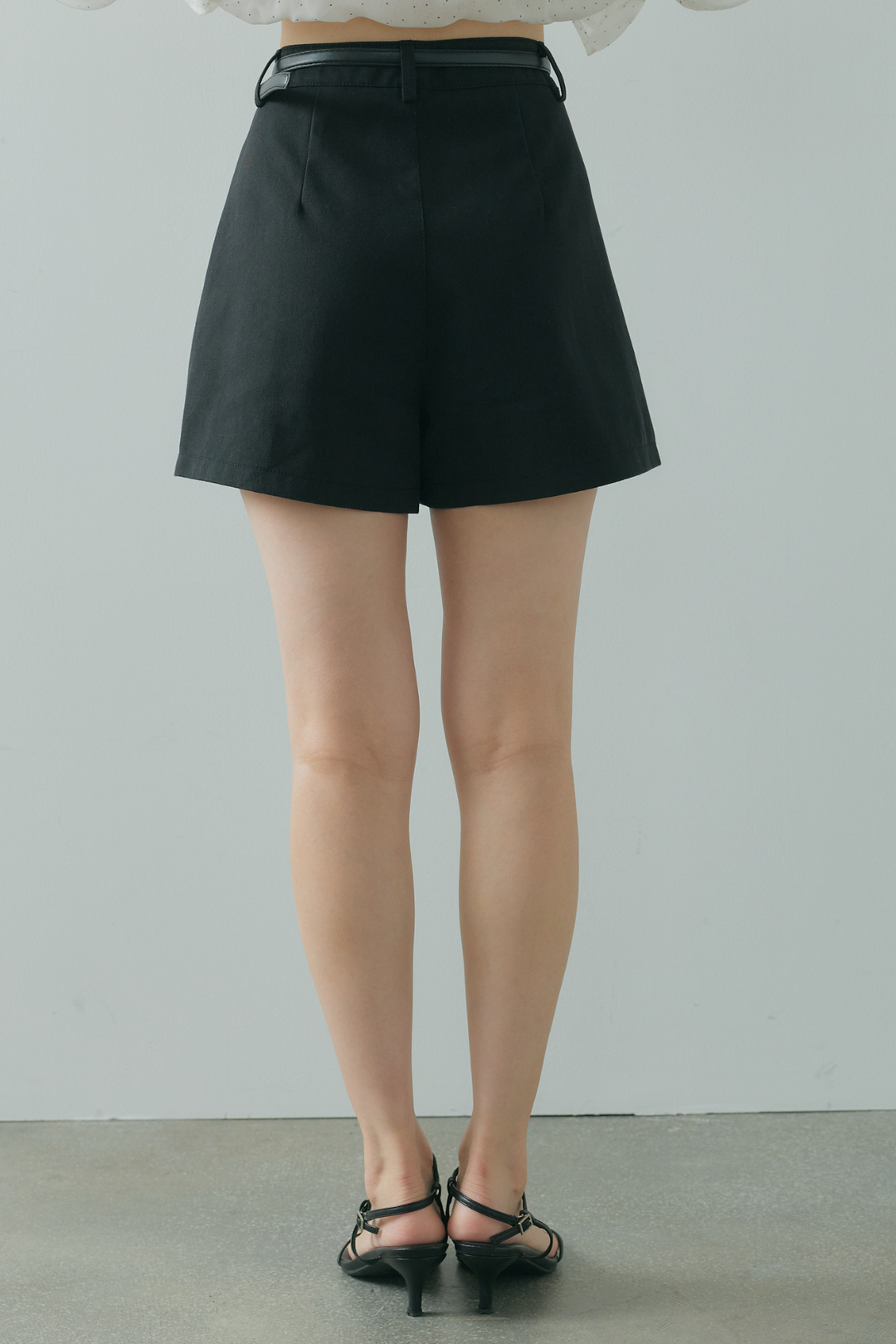 ベルト付きフィットショートパンツ