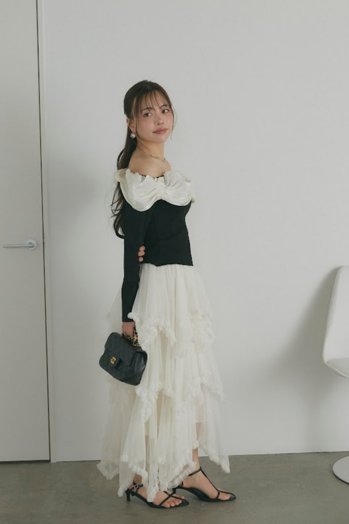 ウェーブフリルオフショルダートップス