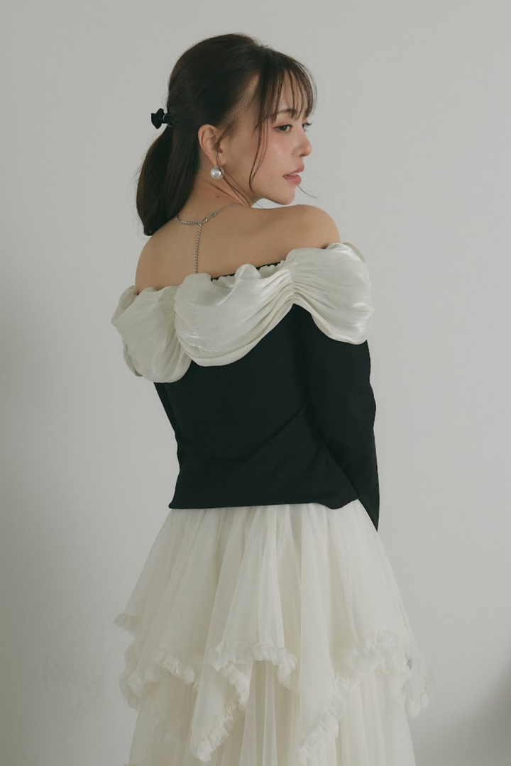 ウェーブフリルオフショルダートップス