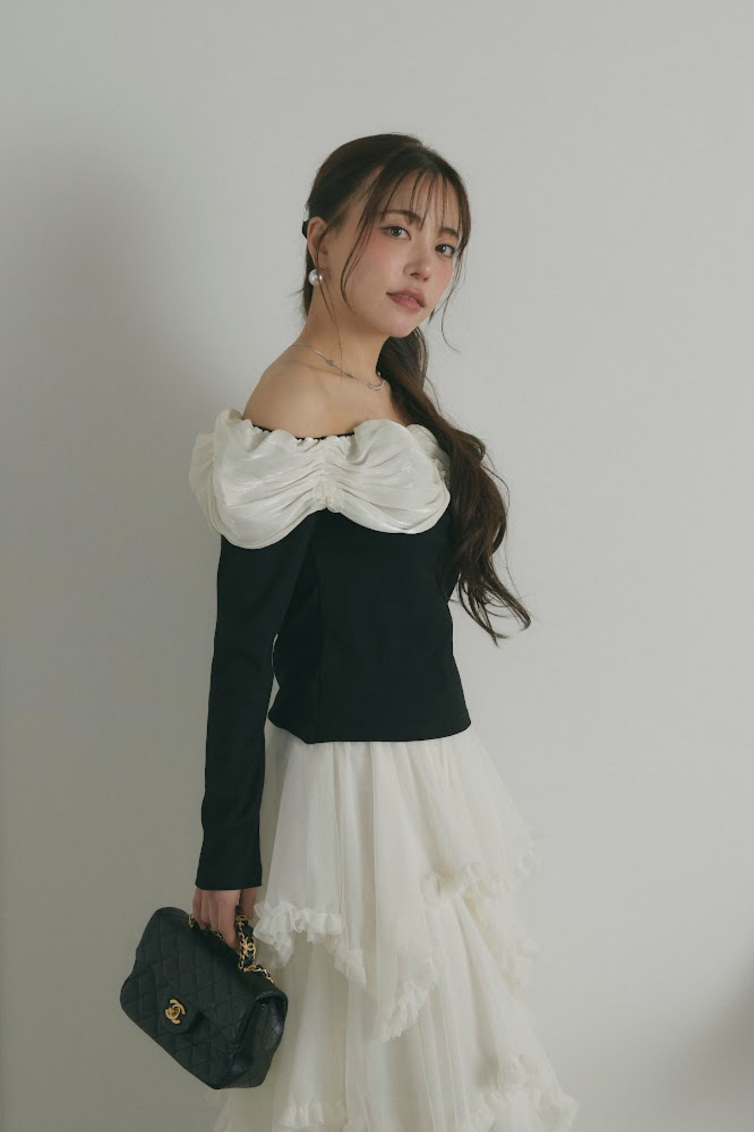 ウェーブフリルオフショルダートップス