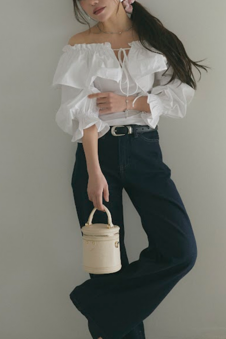 オフショルダーコットンフリルブラウス