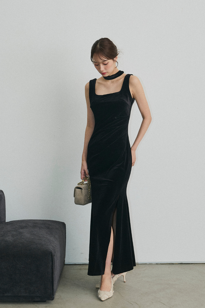 チョーカー付スリットワンピース