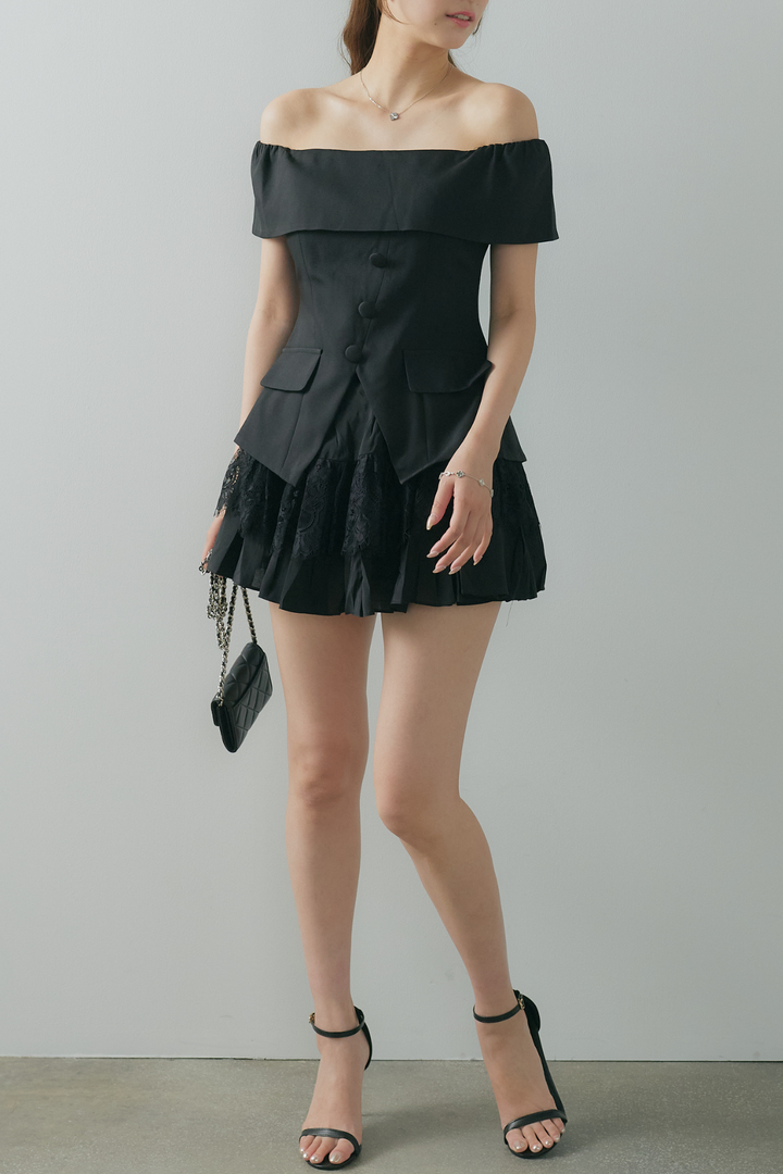 オフショル美シルエットトップス×レースミニスカート
