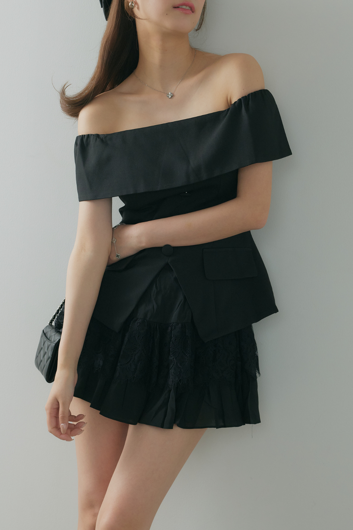 オフショル美シルエットトップス×レースミニスカート