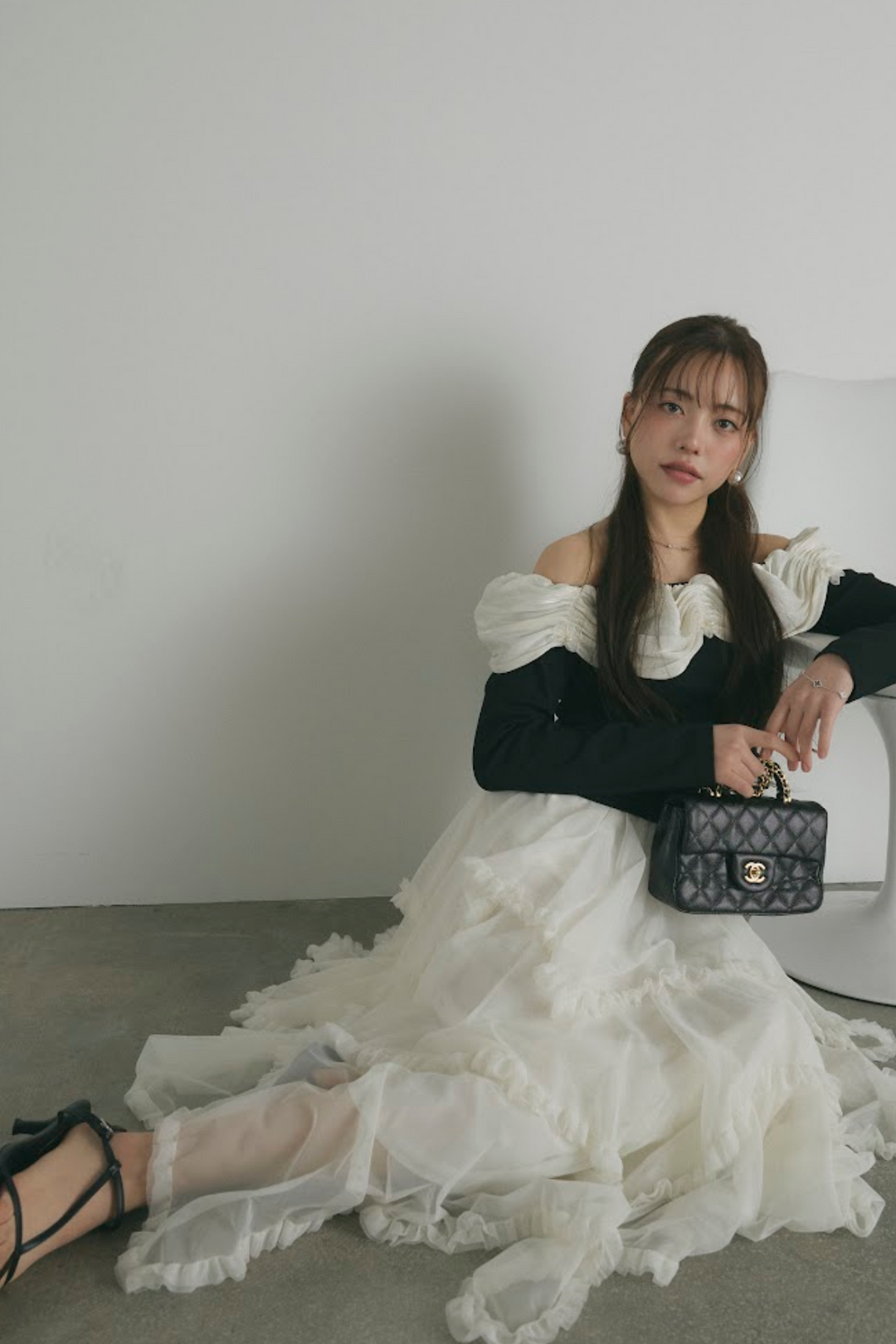 ウェーブフリルオフショルダートップス