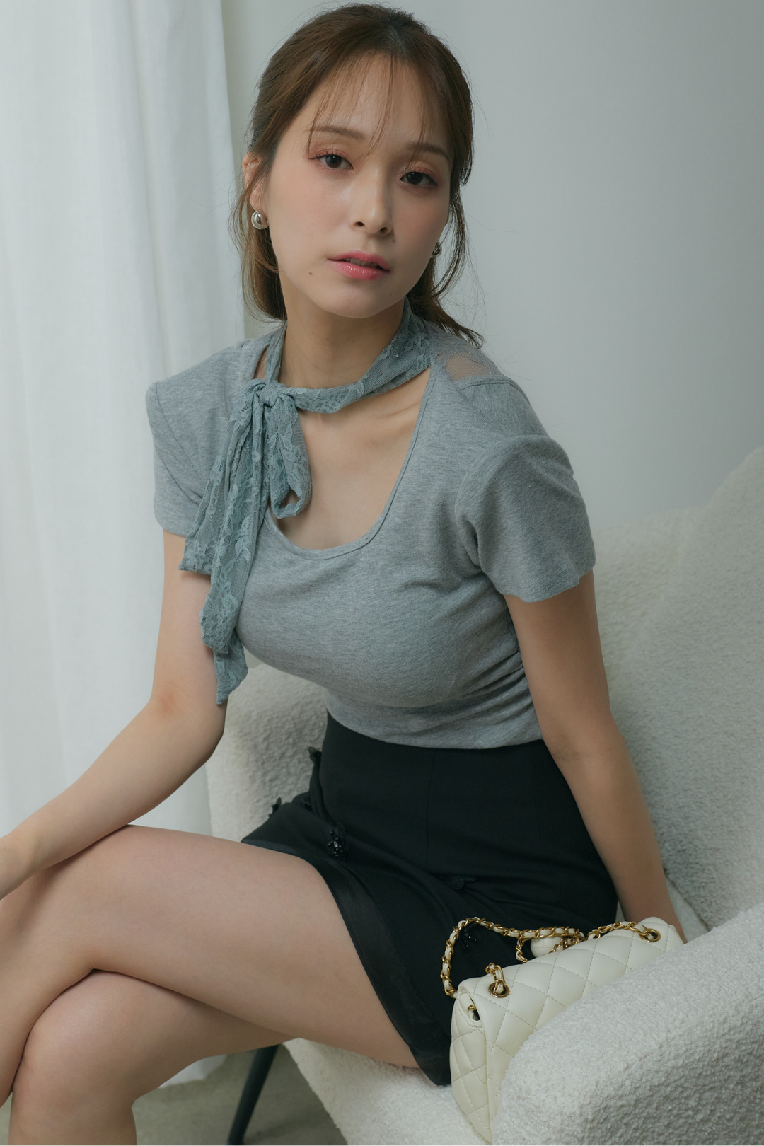 タイ付バックレースTシャツ