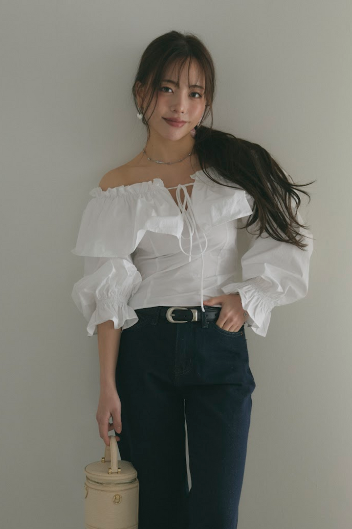 オフショルダーコットンフリルブラウス