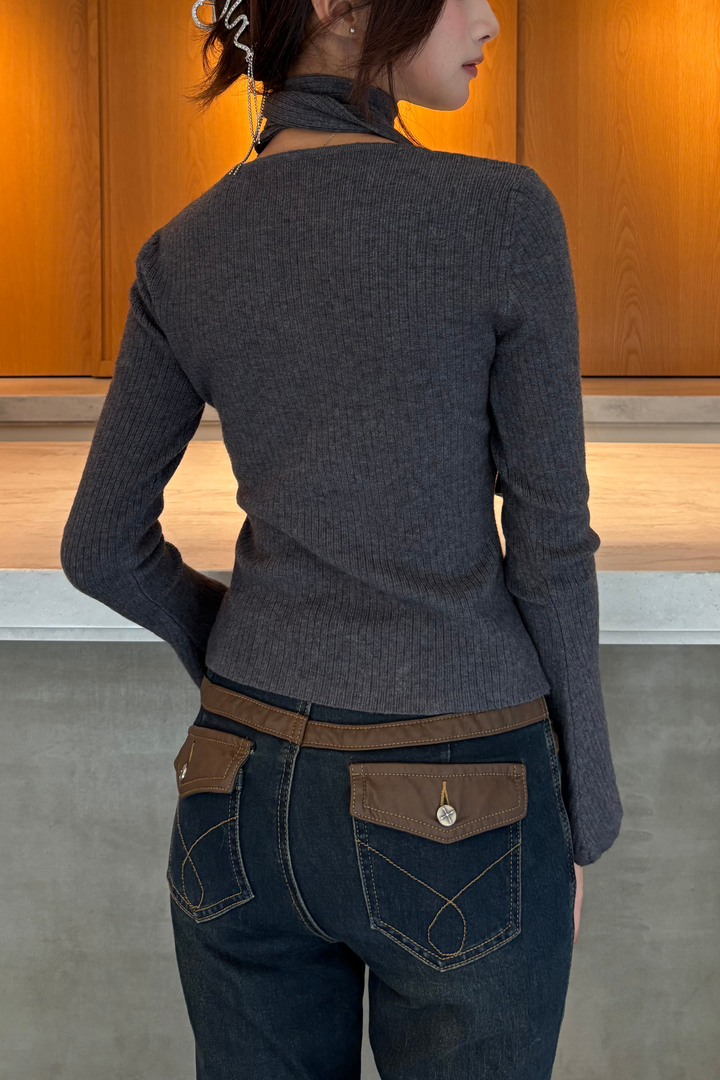 チョーカー付きラッフルニットトップス