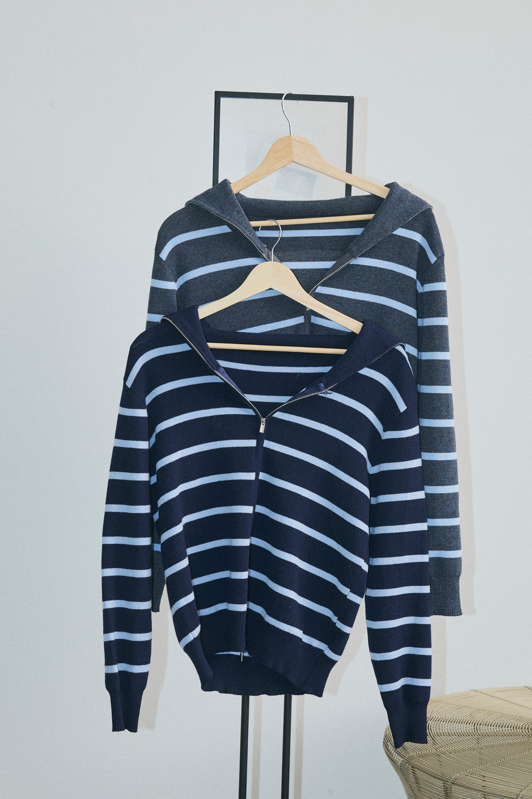 ボーダージップアップニット