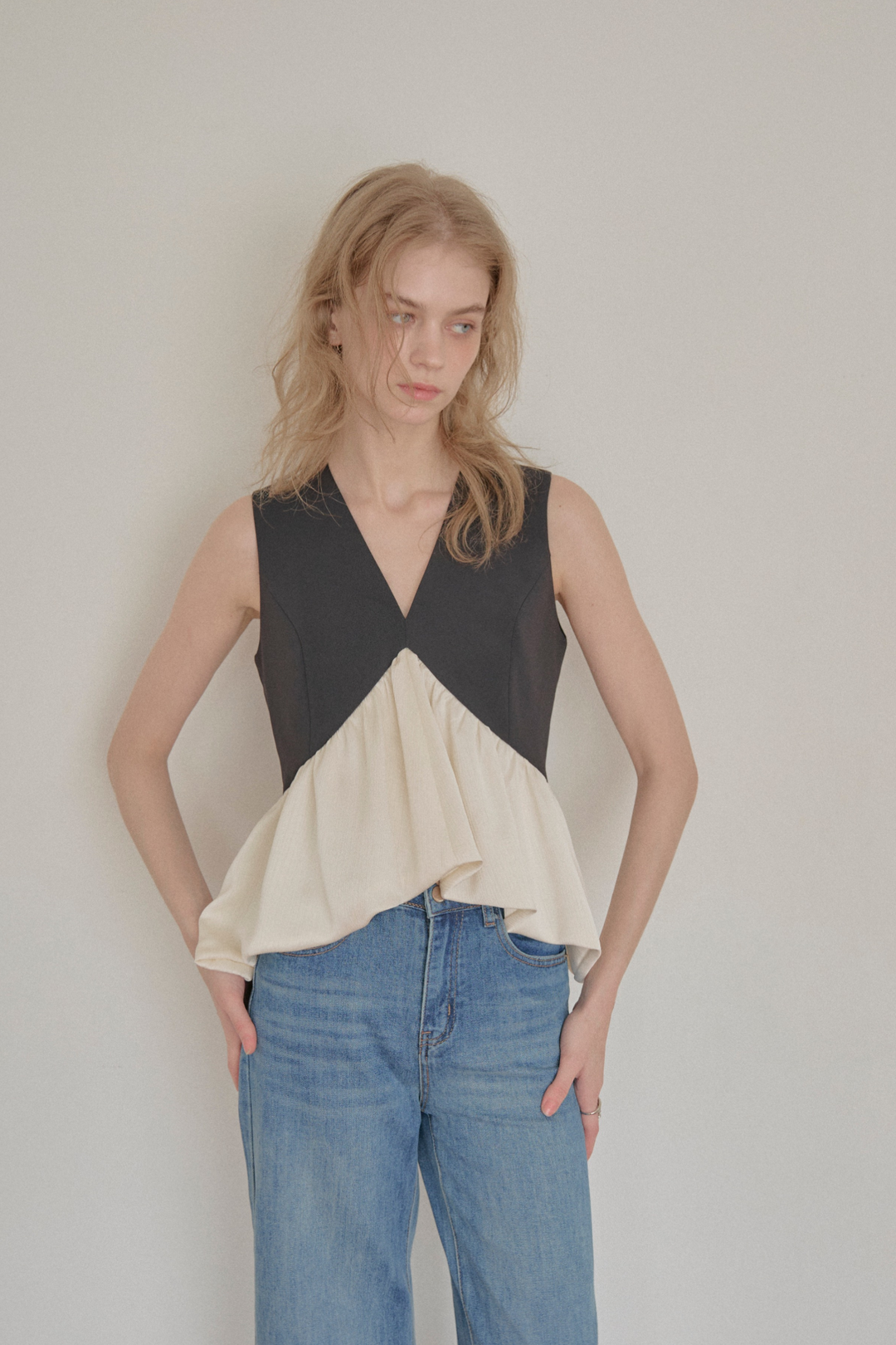 上質Vネックペプラムフレアノースリーブトップス – maison-nua_shop 上質Vネックペプラムフレアノースリーブトップス – maison-nua_shop
