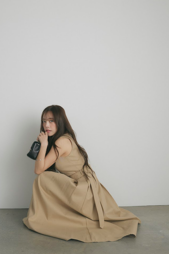 トレンチコート＆Vネックノースリーブワンピセットアップ