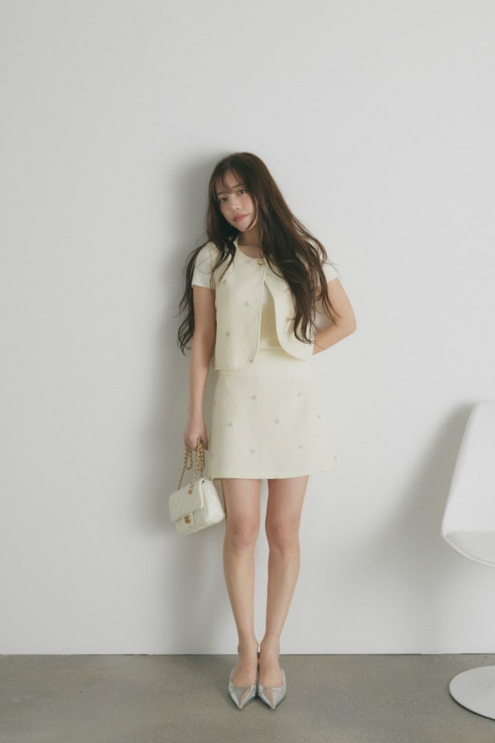 ジレセットアップ ＆ コンパクトTシャツ（ポーチ付）4点SET