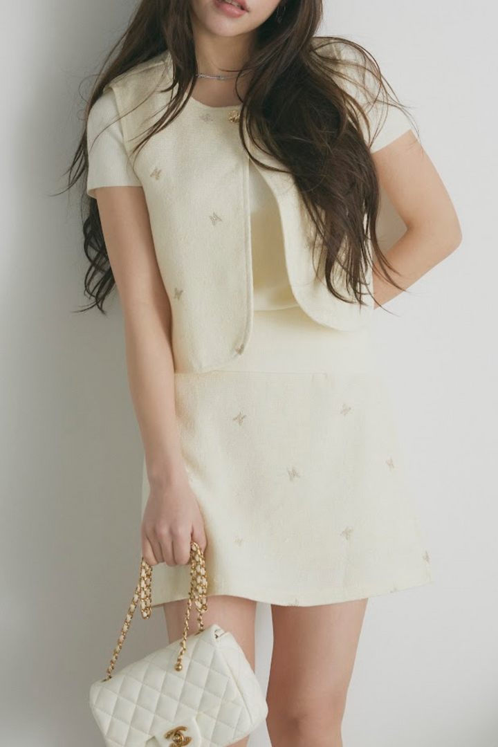 ジレセットアップ ＆ コンパクトTシャツ（ポーチ付）4点SET