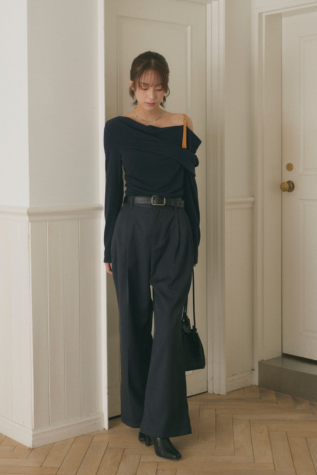 レザーベルトワンショルニット