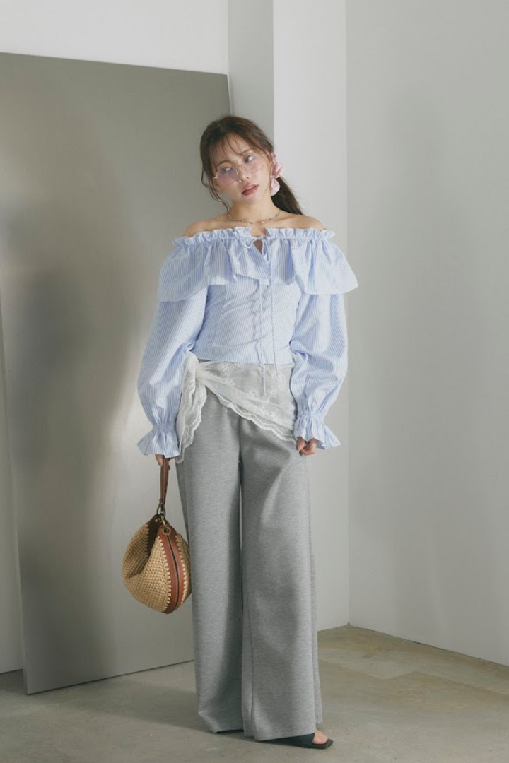 オフショルダーコットンフリルブラウス