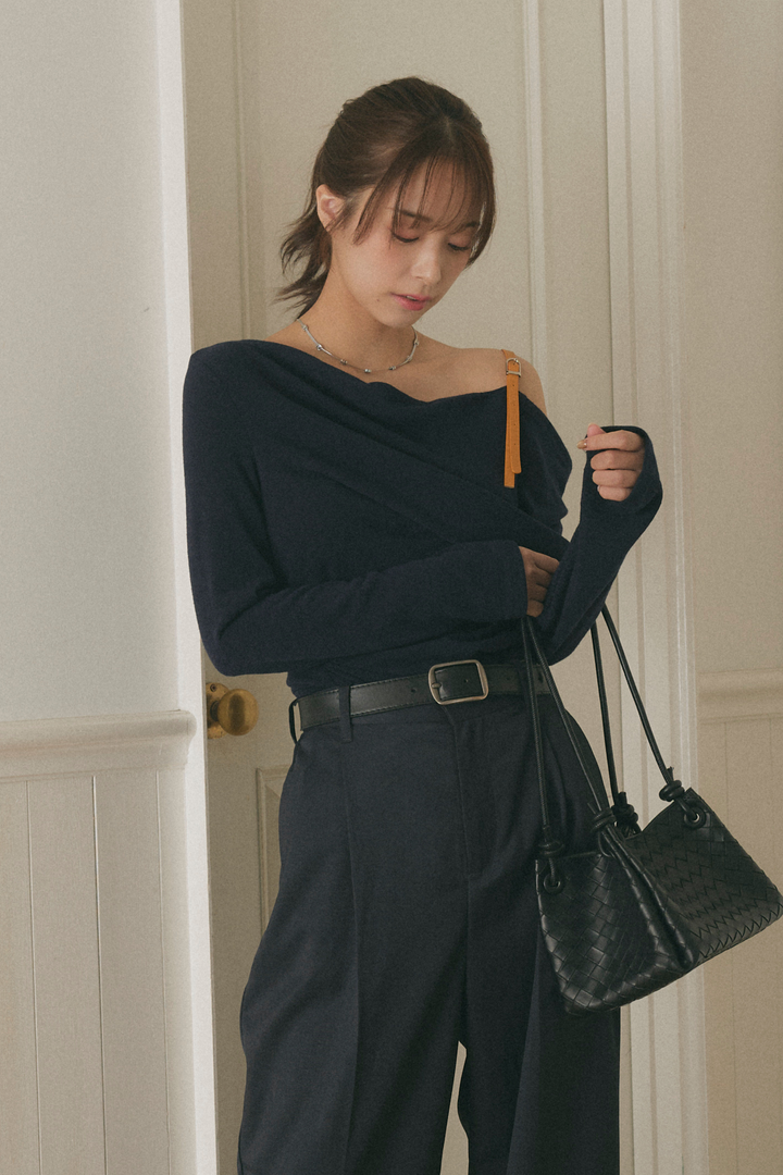 レザーベルトワンショルニット