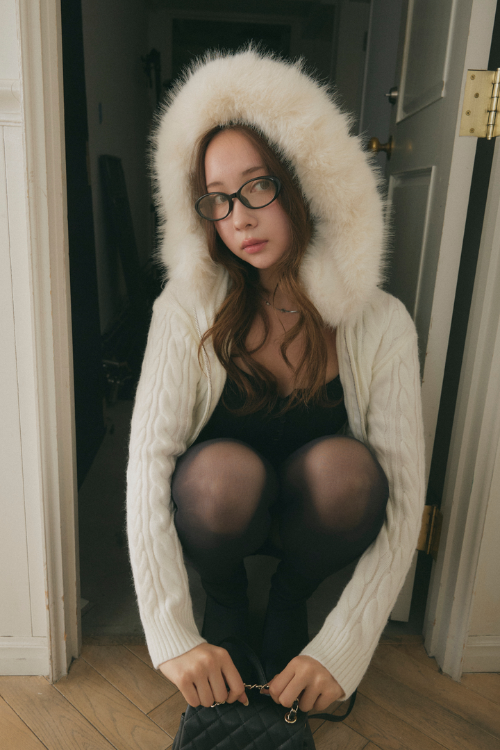 フロントボタンタンクトップ（カップ付き）