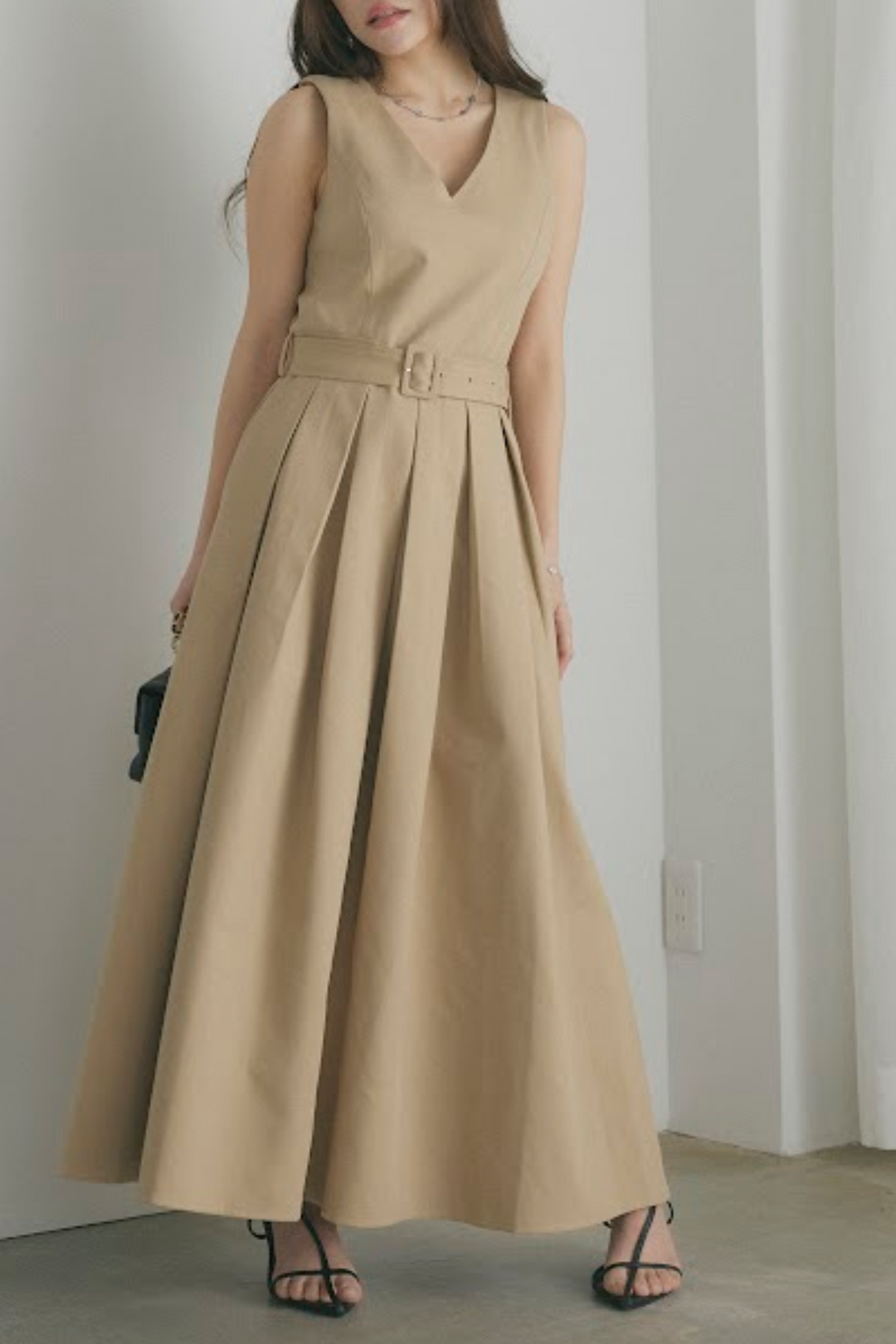 トレンチコート＆Vネックノースリーブワンピセットアップ