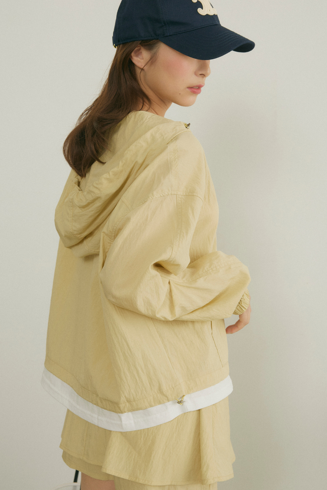 スポーティナイロンレイヤードパーカー