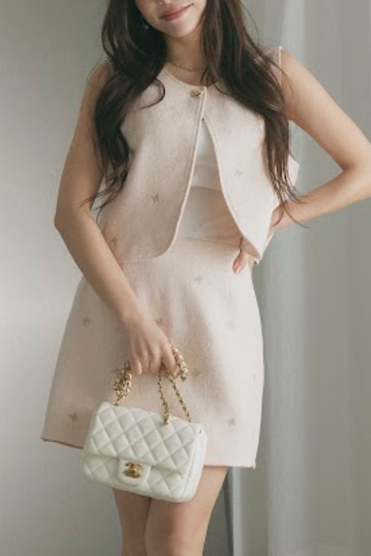 ジレセットアップ ＆ コンパクトTシャツ（ポーチ付）4点SET