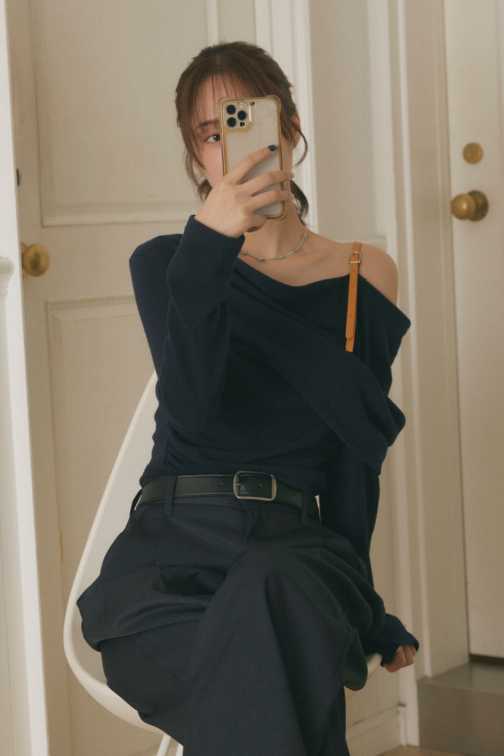 レザーベルトワンショルニット