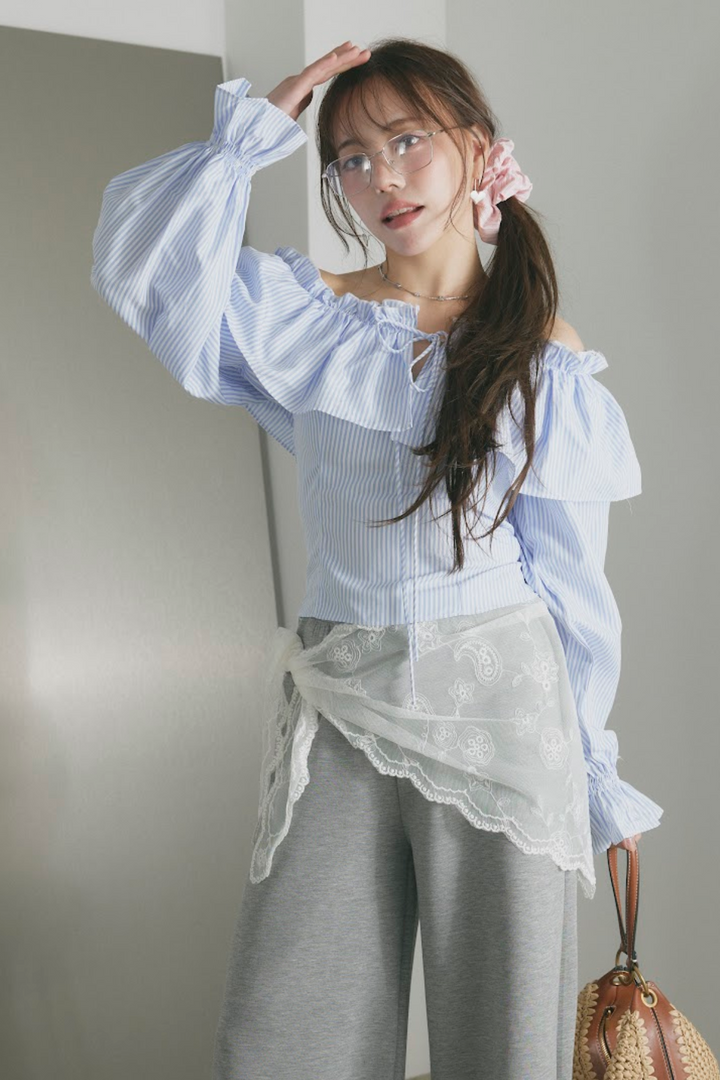オフショルダーコットンフリルブラウス