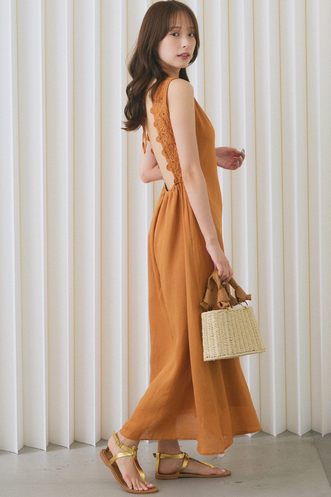 バックオープンレーストリムVネックロングワンピ