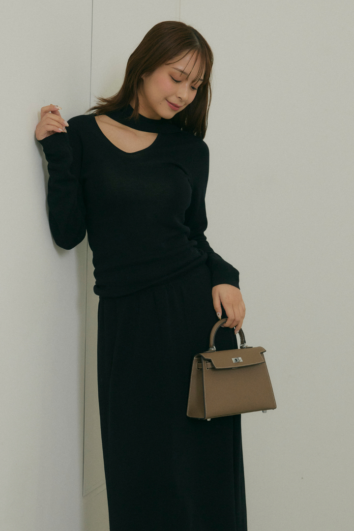 スフレタッチチョーカーニット