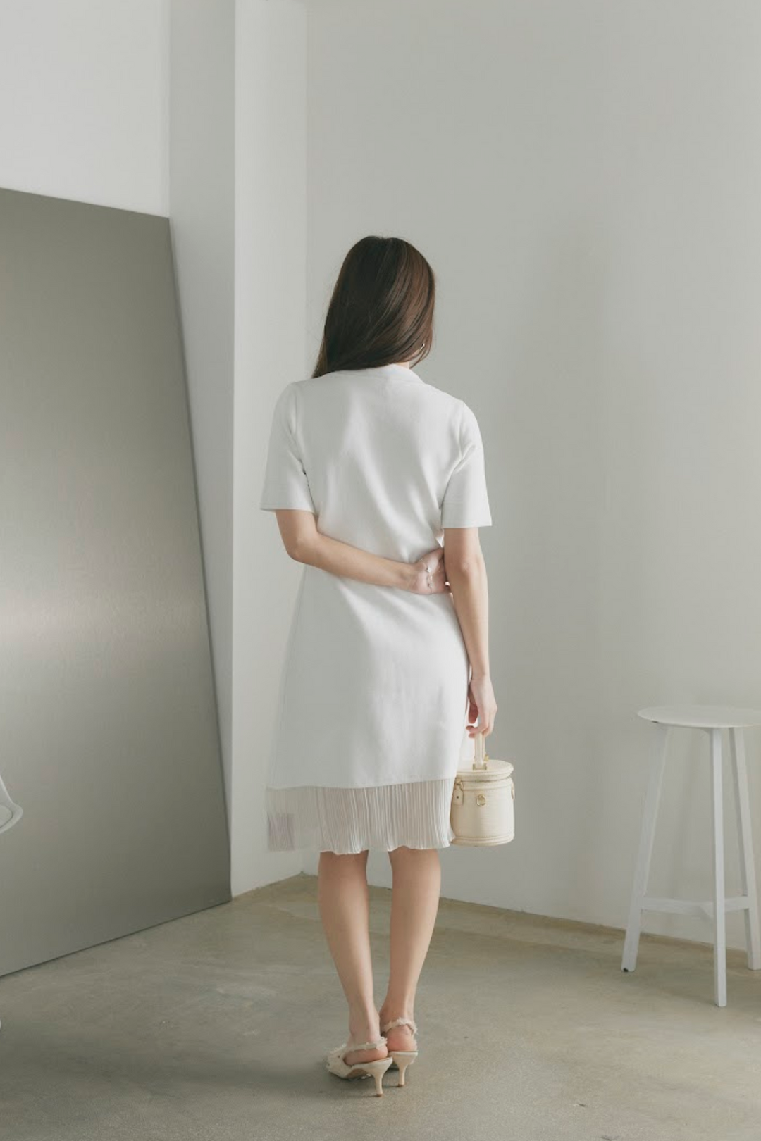 バイカラーフリルフロントボタンワンピース