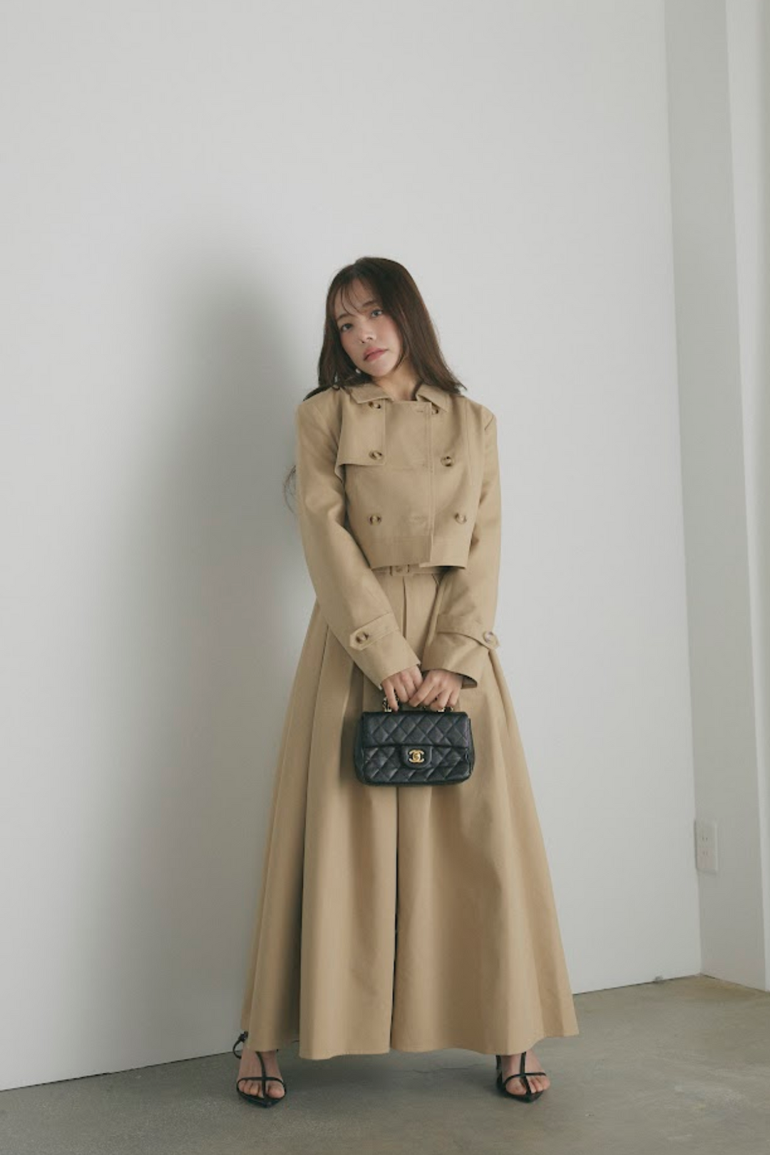 トレンチコート＆Vネックノースリーブワンピセットアップ