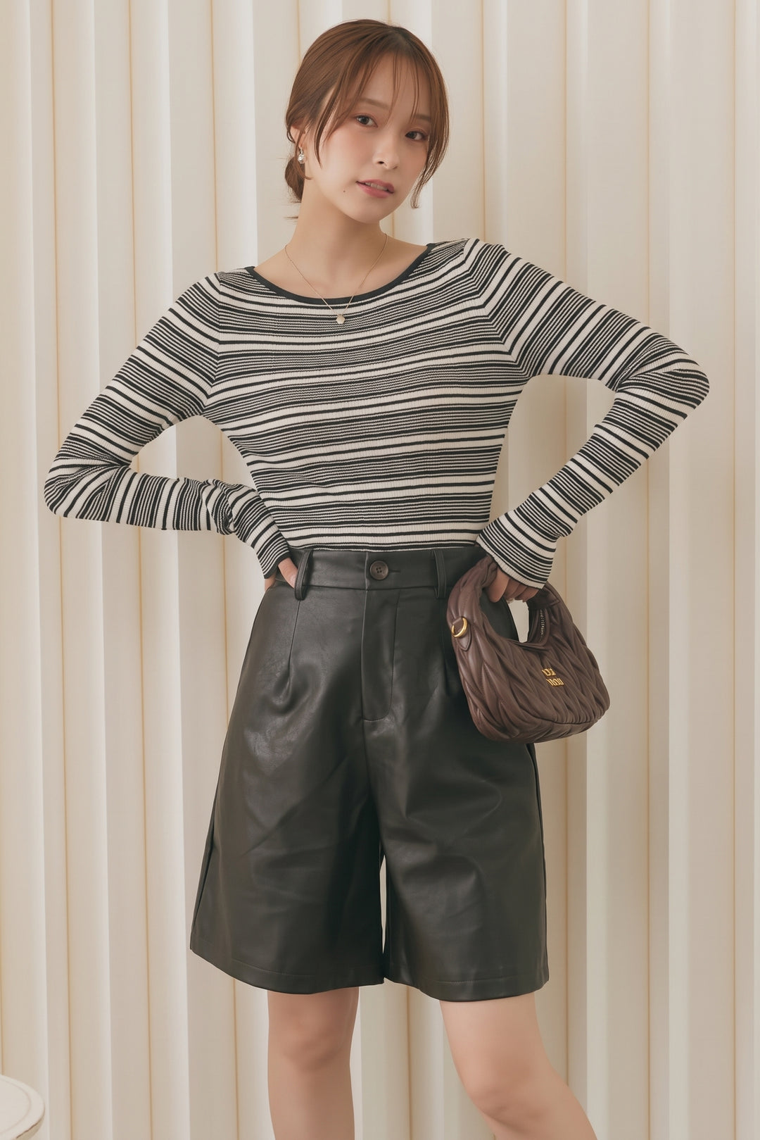 [SET]バックオープンリブトップス+フェイクレザータックハーフパンツ(2set)