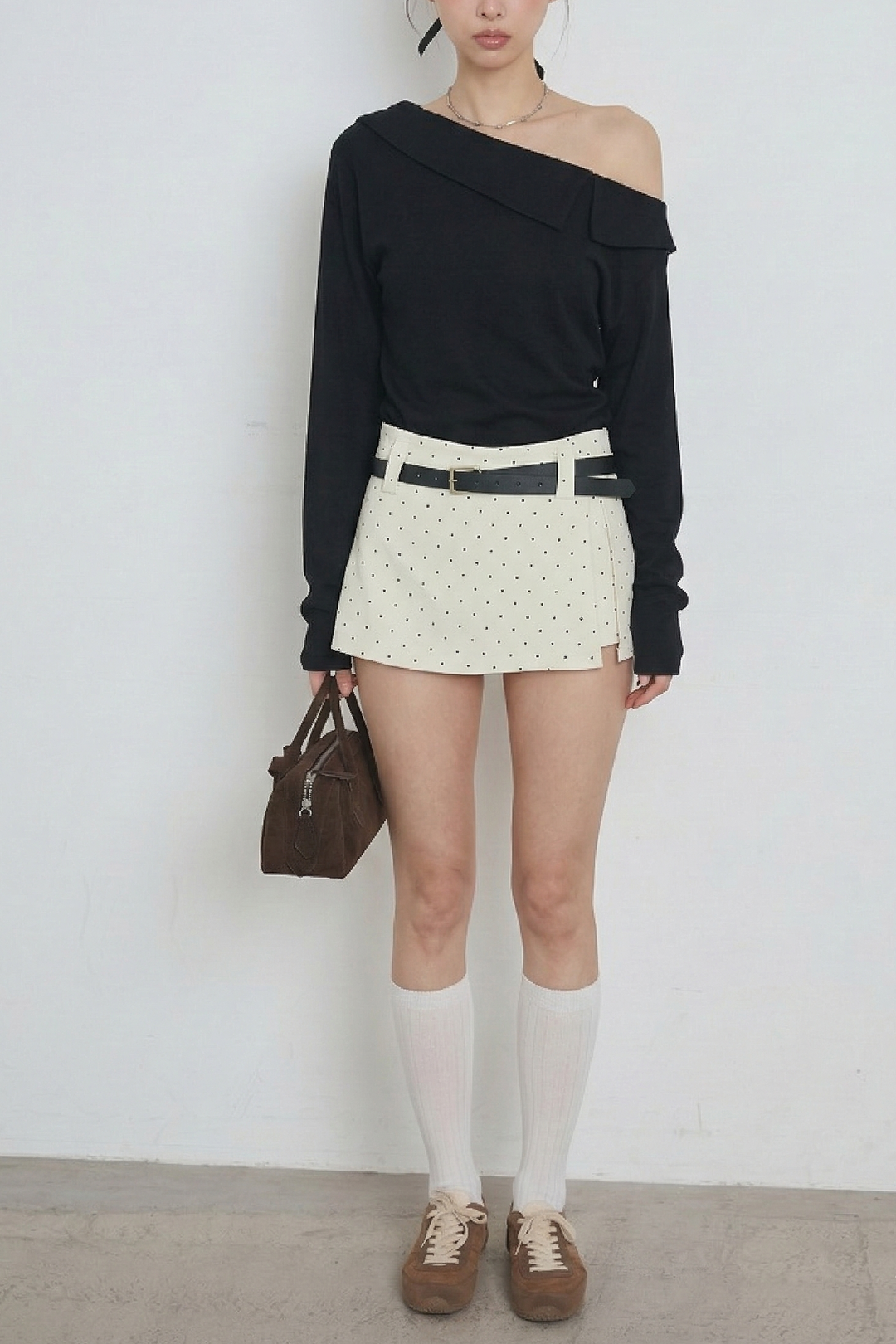 襟付アシンメトリーオフショルトップス