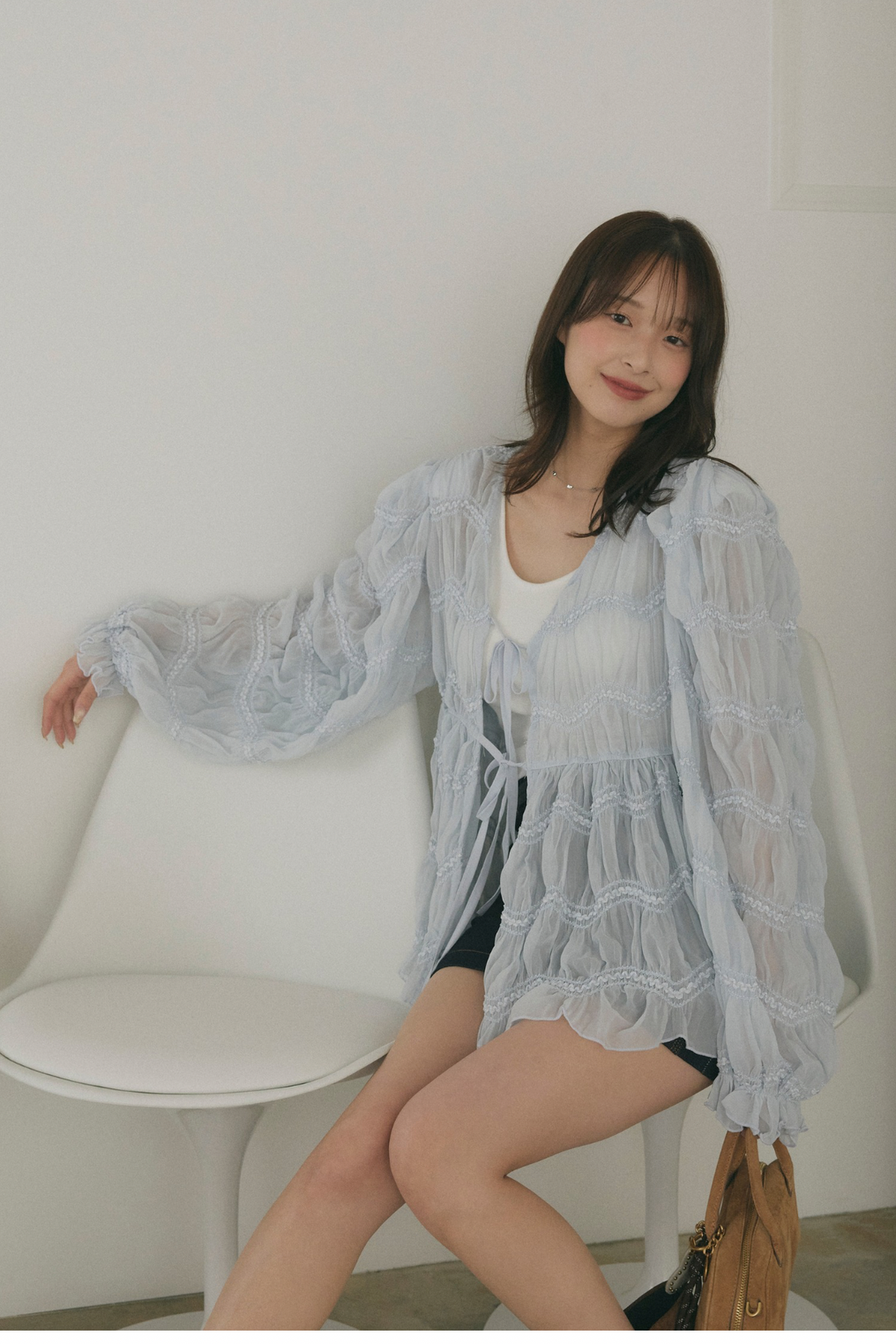 シャーリングシアーボリュームスリーブブラウス