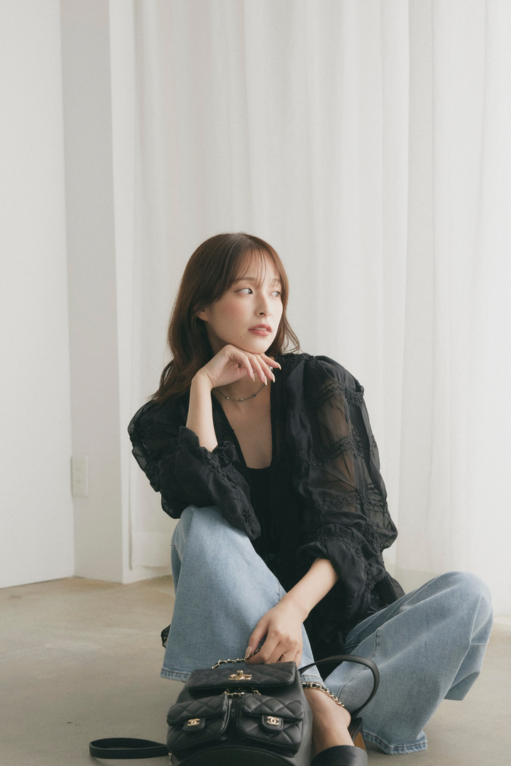 シャーリングシアーボリュームスリーブブラウス