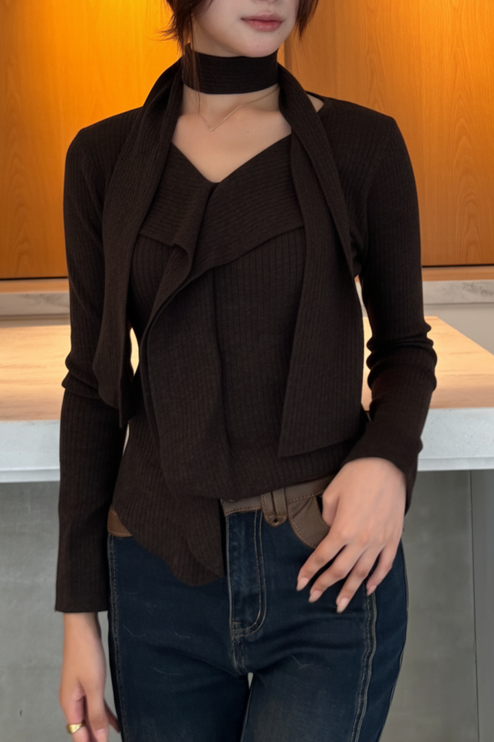 チョーカー付きラッフルニットトップス