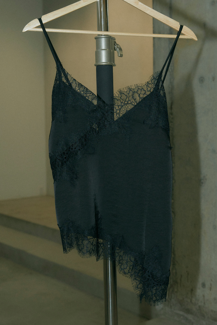 レースサテンアシメキャミソール