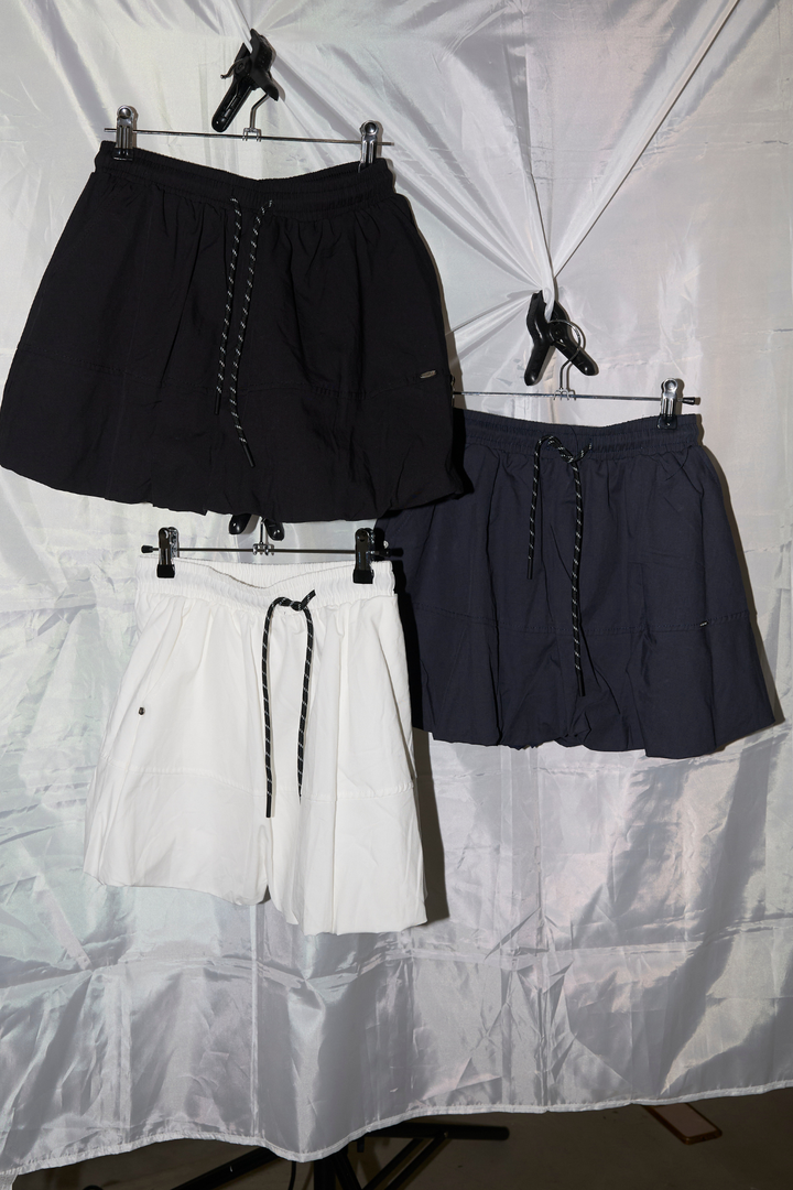 ドロストナイロンバルーンスカート